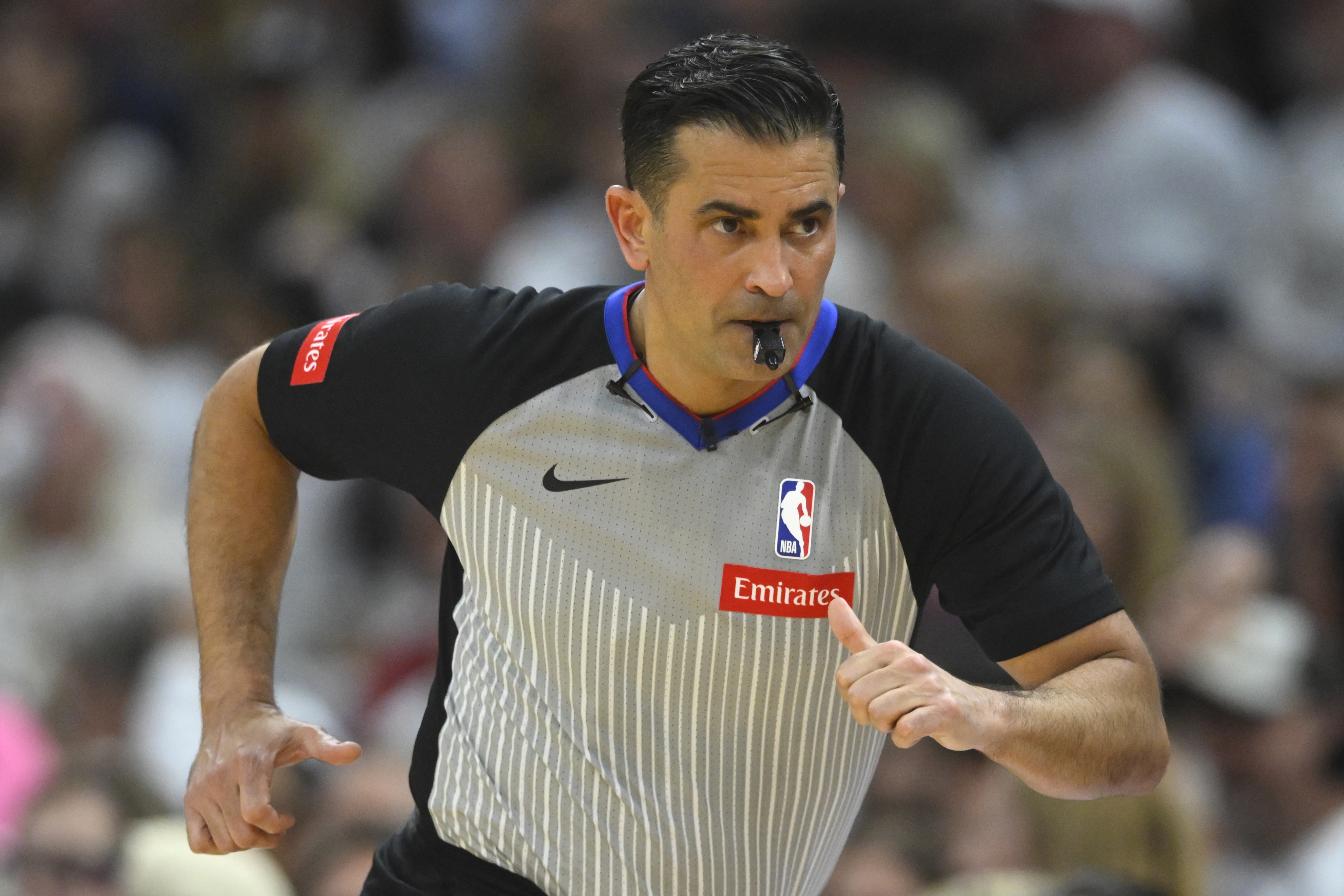 mk体育平台网页版入口总决赛G2裁判：主裁判扎克-扎巴 福斯特回放中心观战👀